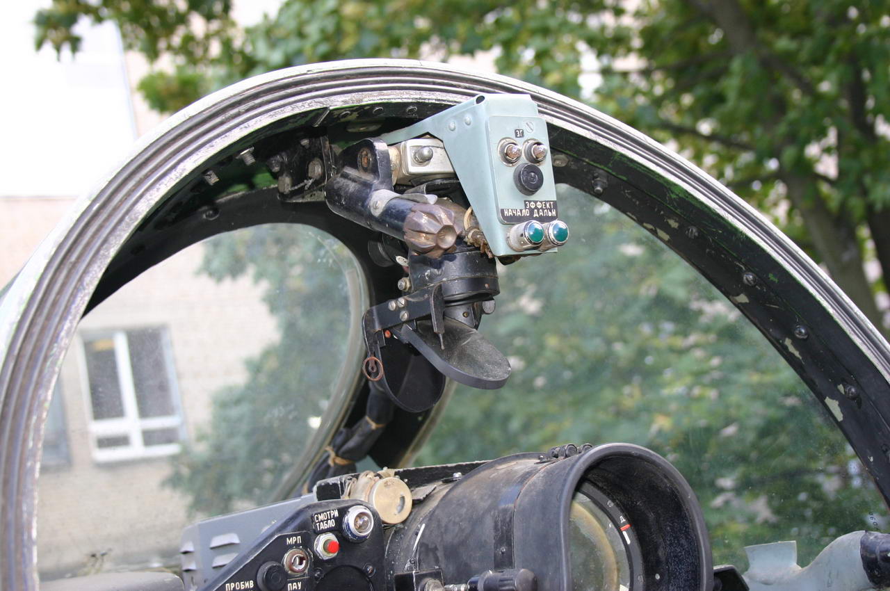 Mig-25PD cockpit reference.